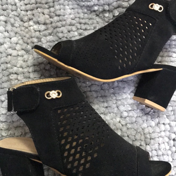 👠 - Picture 1 of 1